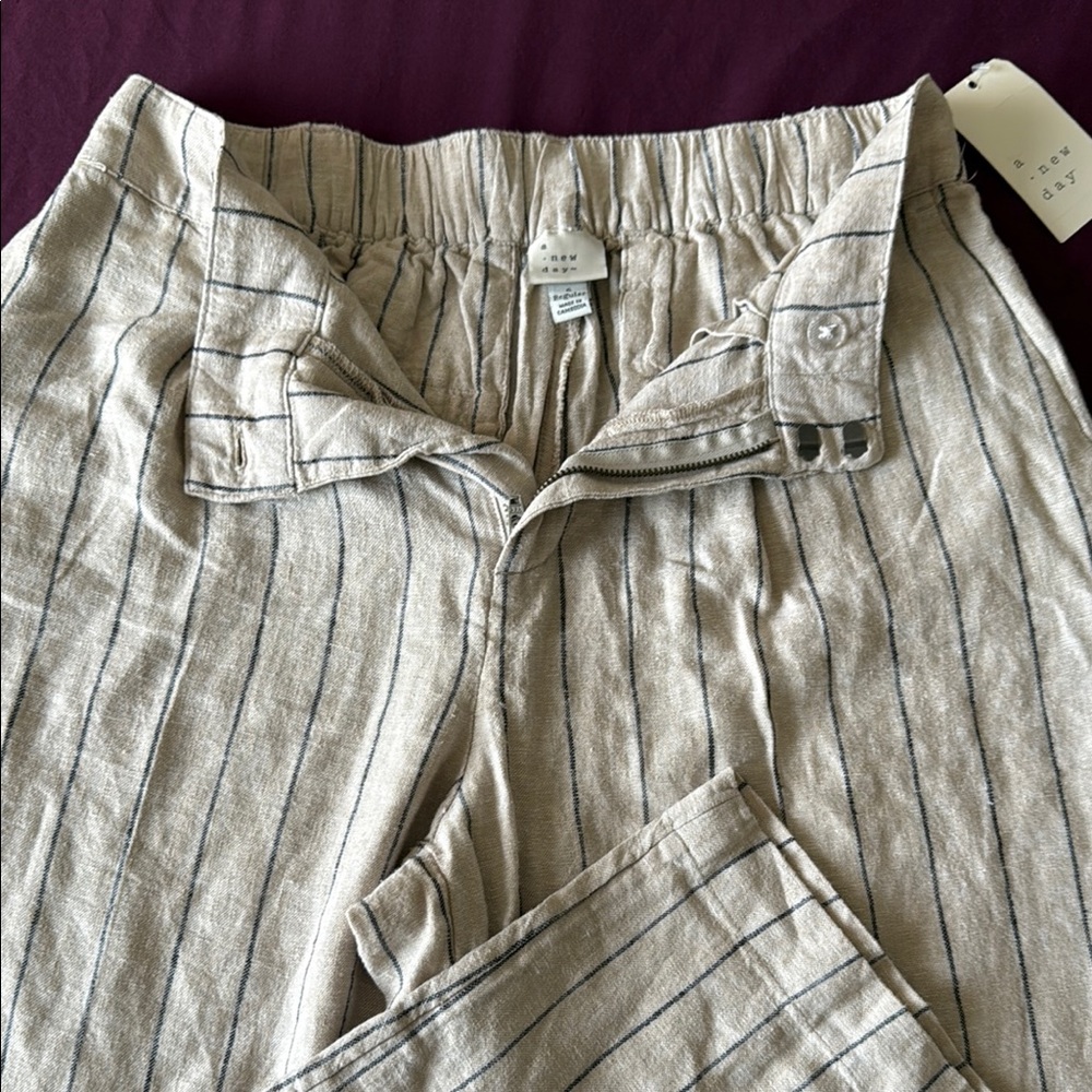 Woman’s linen Tan Pants
